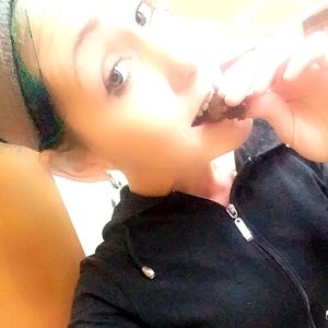 Meet your Posher, Mae